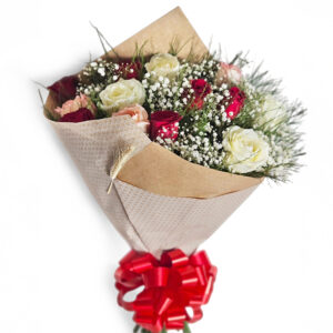 Buquê 12 rosas variadas