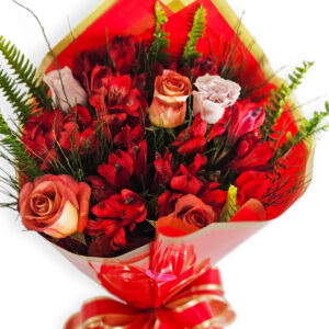 Astromélia com rosas