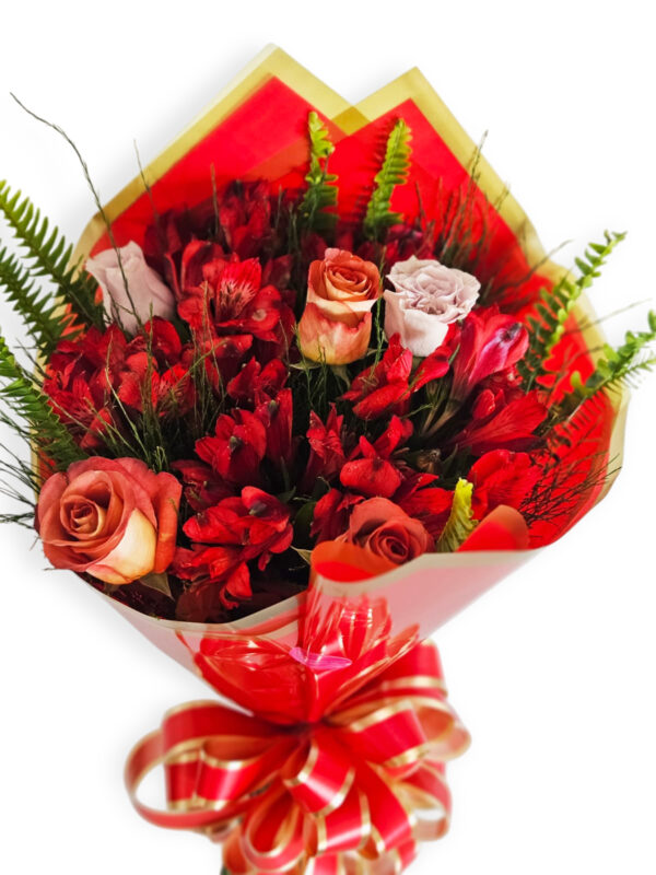 Astromélia com rosas
