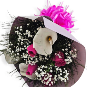 Copo de leite com rosas