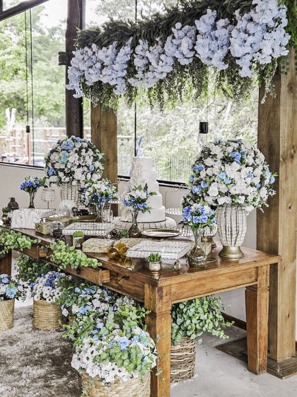 Mesa de Casamento dos Sonhos: Flores que Celebram a União